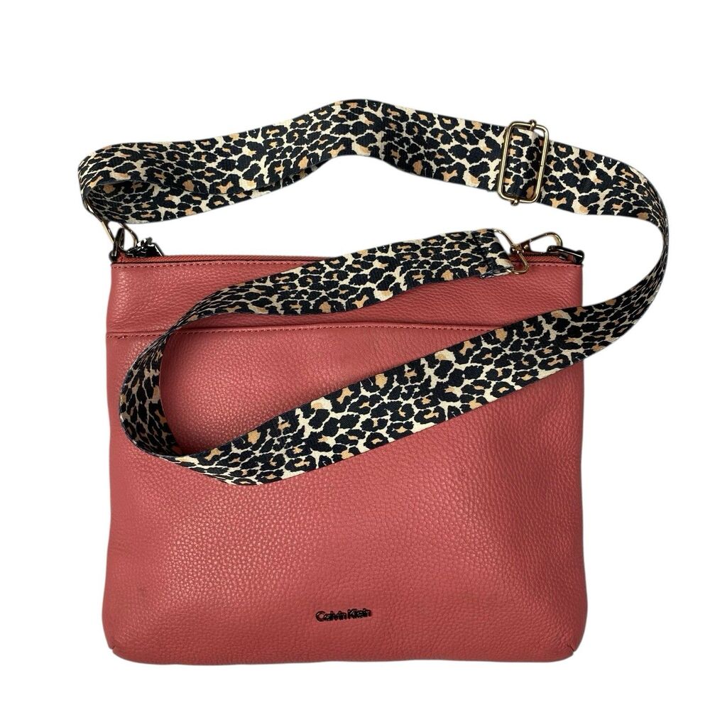 Calvin Klein Dusty Pink Pebbled Crossbody Bag Leopard Adjustable Strap Zip Top